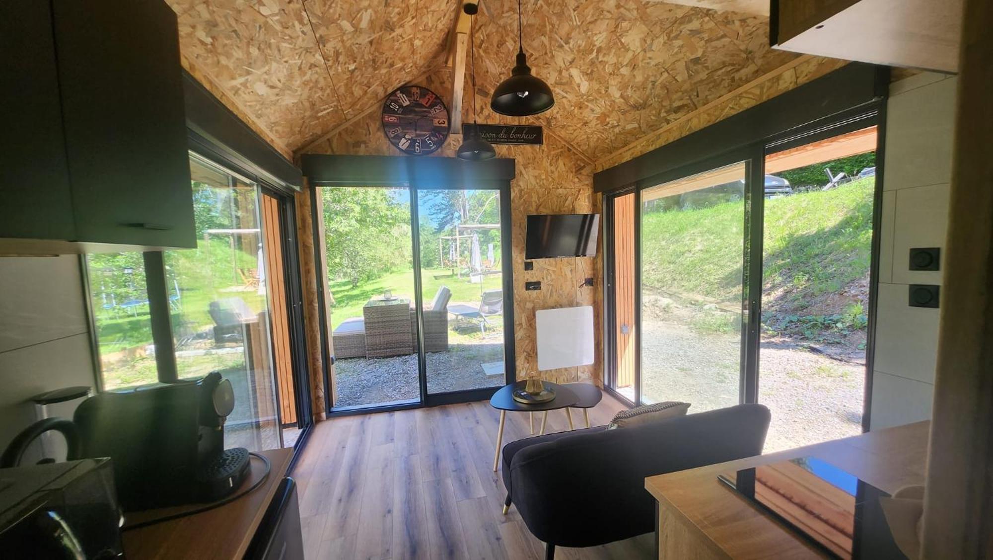 Lodge Du Chateau De Feschaux Villeneuve-sous-Pymont Екстериор снимка